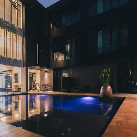Iwualai Hotel Csiangmaj Kültér fotó